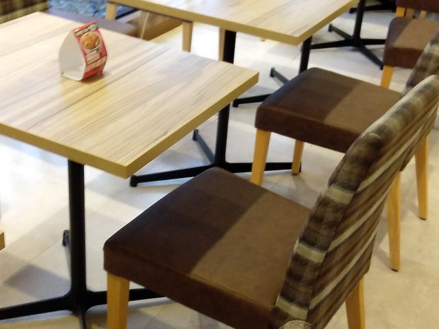テーブル席_吉野家静岡インター通り店