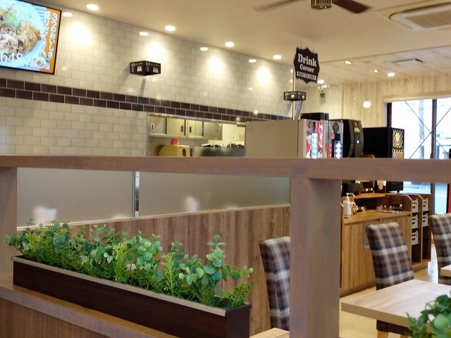 席間ゆったりです_吉野家静岡インター通り店