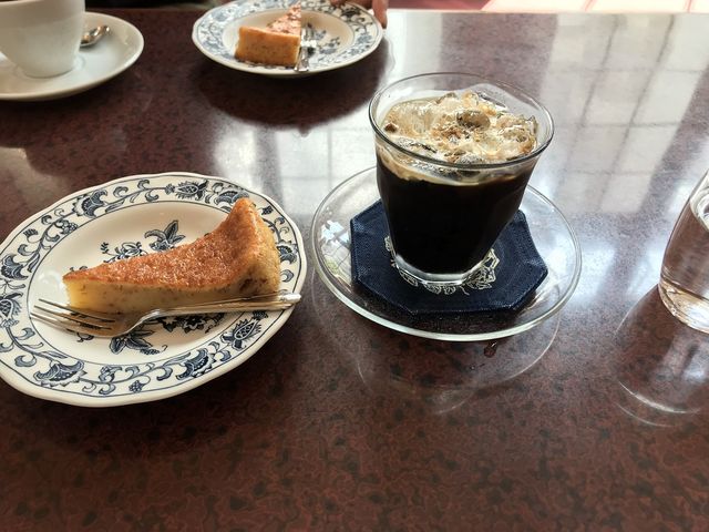 アイスコーヒーとバナナケーキ_珈琲専門店 原点