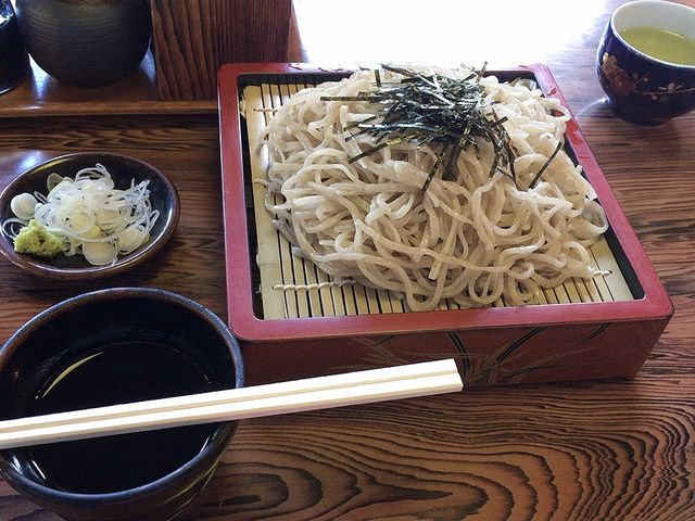 ざる蕎麦大盛り_湖畔亭 ほそい