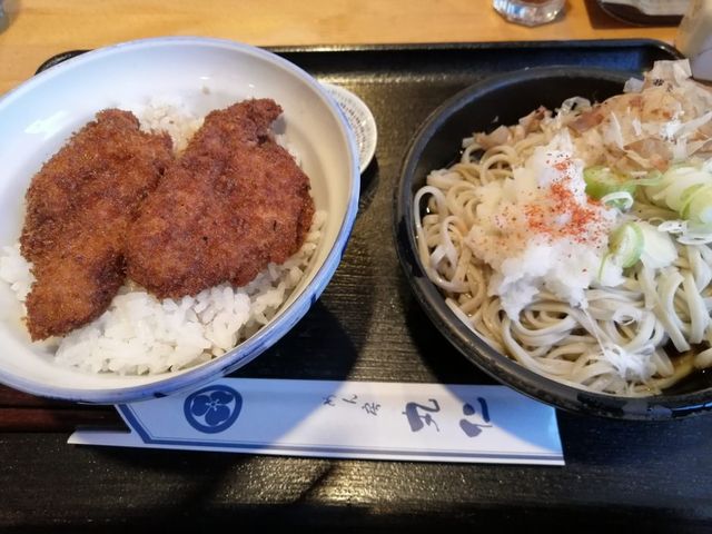 おろしそばとソースカツ丼のセット_めん房丸仁神楽町店