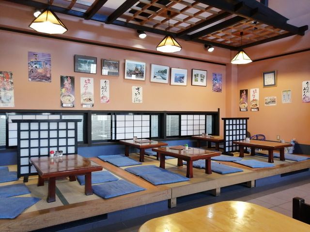 座席1_めん房丸仁神楽町店
