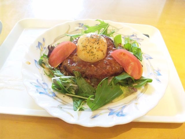 ロコモコ丼_ヒルズ パン工場カフェ