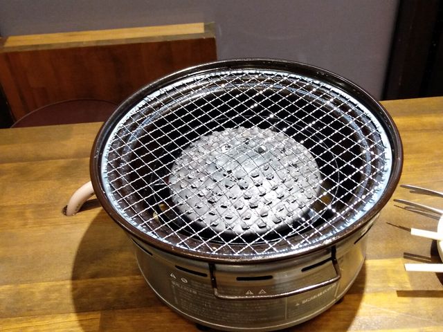 ガス七輪_焼肉 ホルモン やまけん2号店