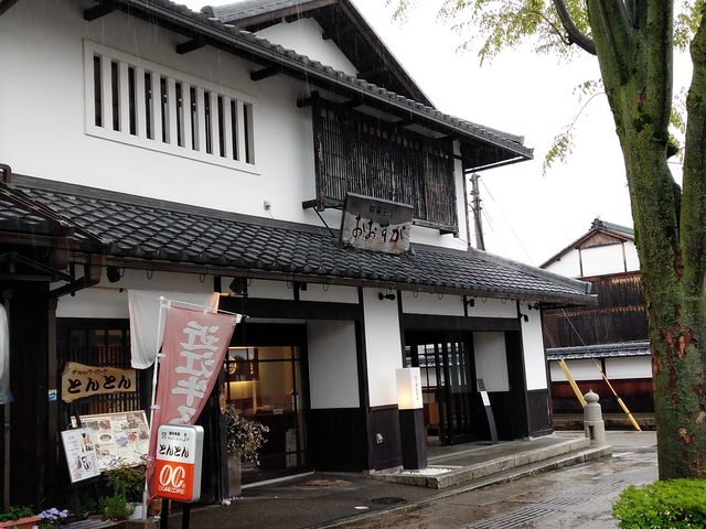 キャッスルロードのお店です_チョッパーボードとんとん