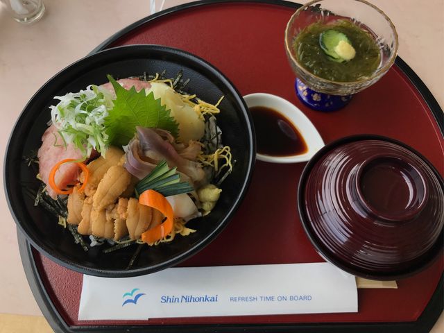 夏限定の三海丼 1,980円_シーガル