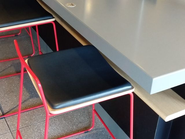 1F席_マクドナルド草薙店