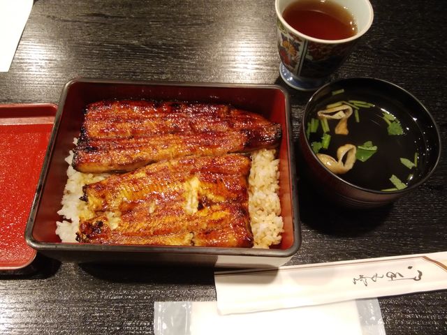 美味しい美味しい鰻重(竹)でした。_市松