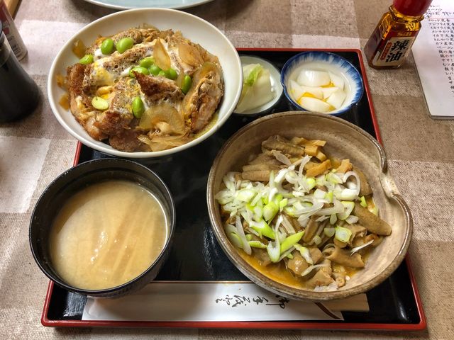 カツ丼+もつ煮込み_たぐち