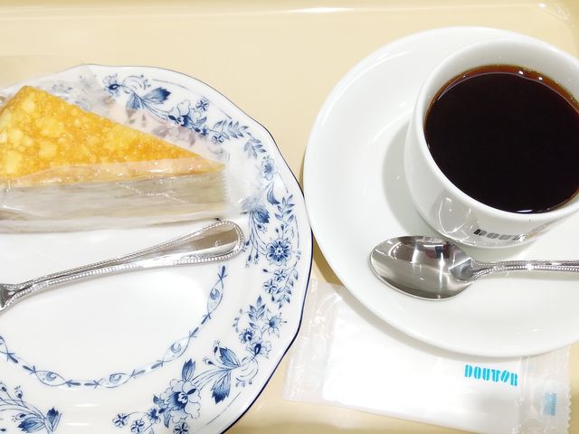 ミルクレープ/ブレンドコーヒー_ドトールコーヒーショップサカエチカ店