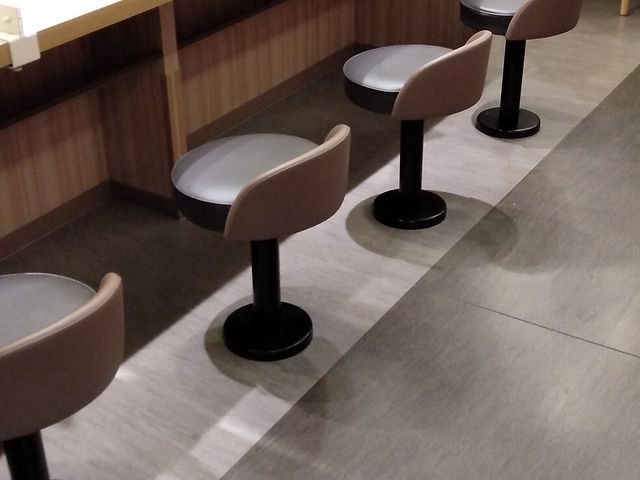 カウンター席_ドトールコーヒーショップサカエチカ店