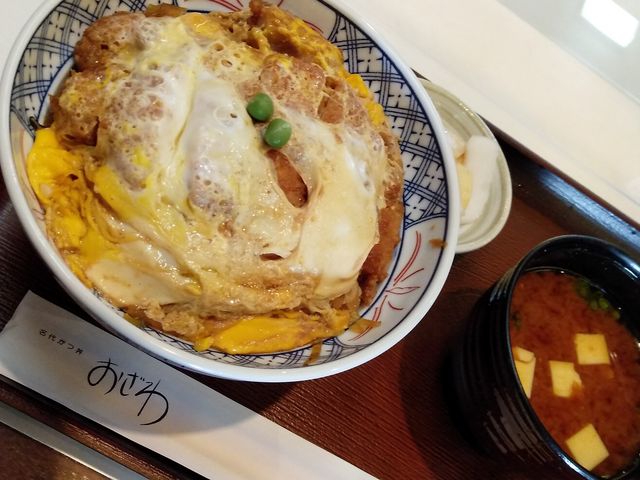 ロースかつ丼・800円_おざわとんかつ