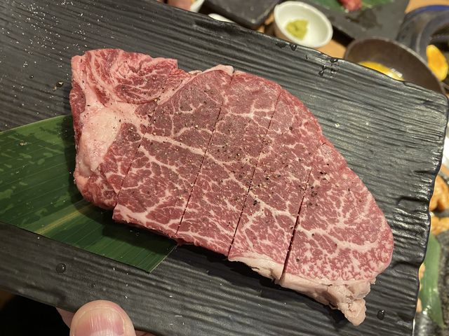 極上ヘレ。ワサビ醤油で是非。_黒毛和牛焼肉ビーファーズ 鳳牧場
