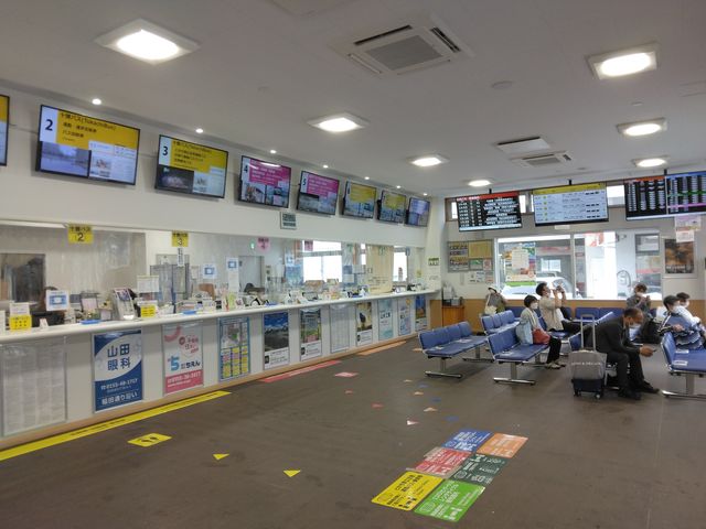 店内は綺麗です。_JR帯広駅(バスターミナル)