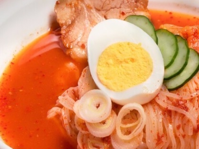冷麺の辛いバージョンです_ときわ亭 溝の口店