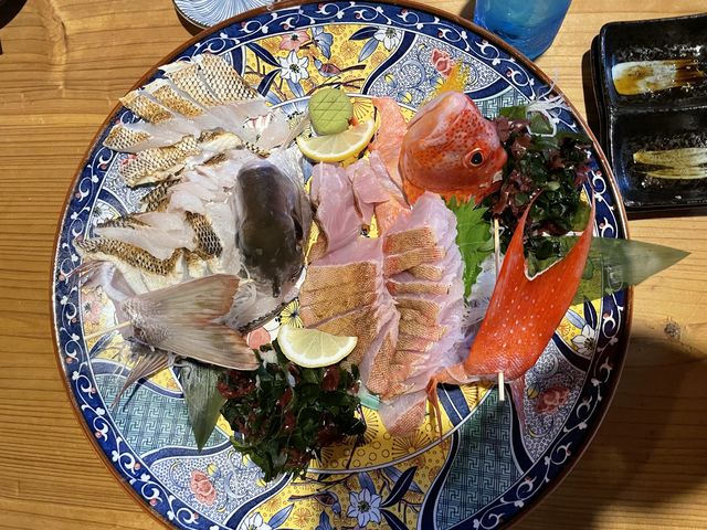 晩御飯はお店で刺し盛りに!_GOGOフリッパーズ石垣島