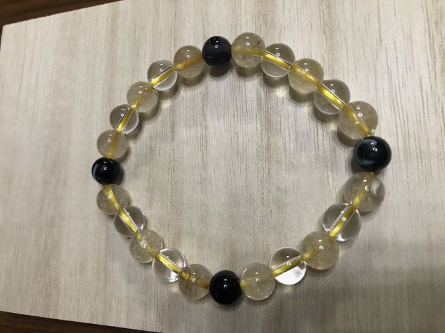 ルチルをメインに金運UPブレスレットを作りました。_Sea Stone