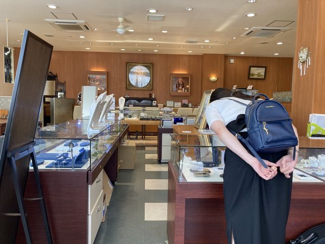待っている時間ではアクセサリーなども眺めることができます。_GENTiL ジャンティールキタカミ 内灘本店