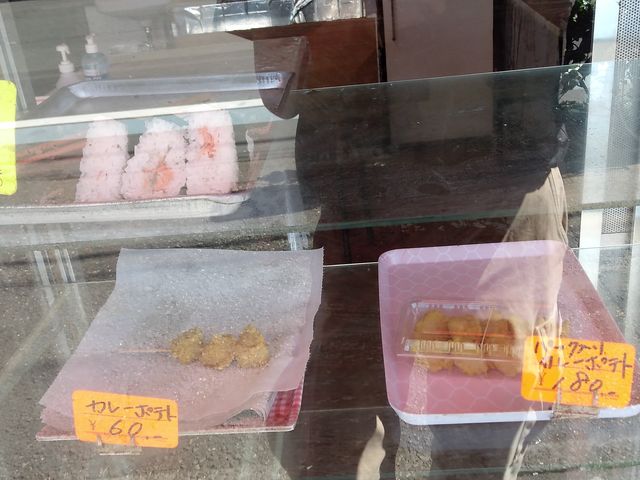 ショーケース_梅の家一中プール前