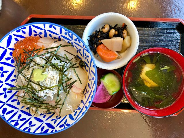 本日の海鮮丼_潮風