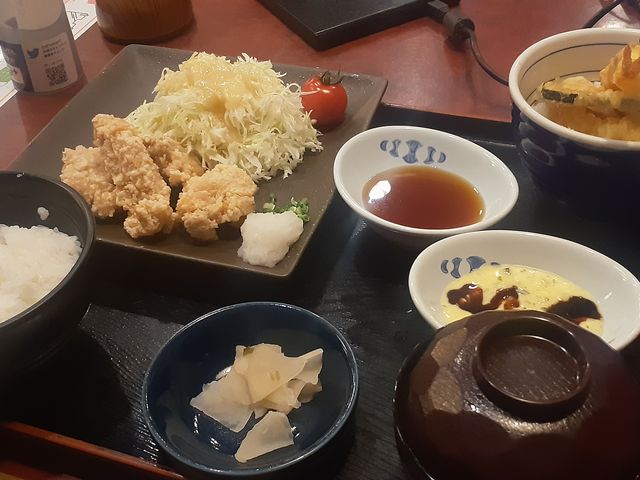 竜田揚げの定食を頼みました。
約1000円とリーズナブル_夢庵 ゆめあん 千葉おゆみ野店