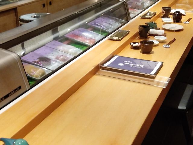 カウンター席_勇喜寿司 焼津本店