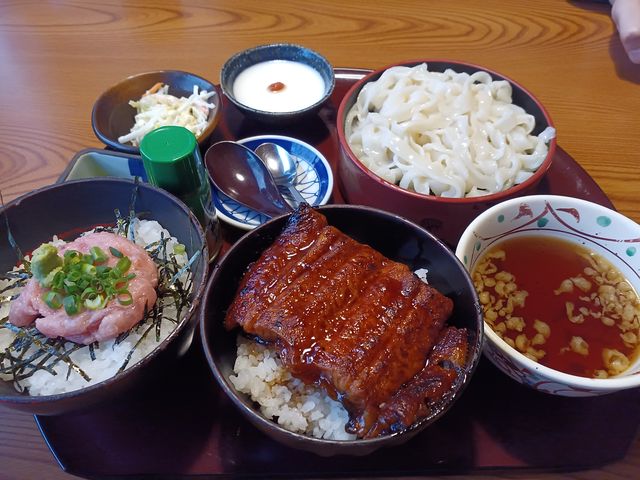 口コミ以上においしかった うなぎ定食 (ネギトロ丼+うどんのsetメニュー)_海山亭いっちょう 小諸