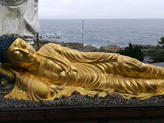 涅槃像_室戸青年大師像