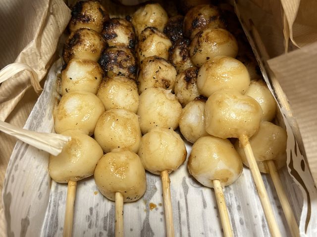 タレかと思いきや全て焦げ…味無し。皆さんのような写真のタレでは無かった_新雀本店