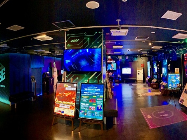 地下1階は階段にて降ります。各種VRゲームが一望_X-STATION タイトーステーション池袋西口店