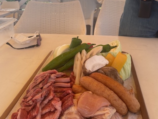 BBQ、淡路牛と、鶏、ジャンボソーセージ、新鮮野菜。_カリコリゾート