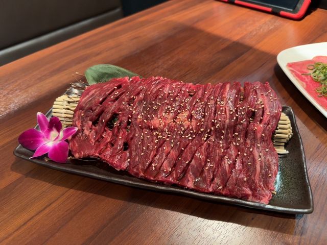 メガジャンボハラミ_神戸ビーフ焼肉 お加虎三宮店