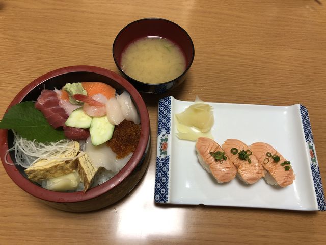 魚介類はとてもおいしかった
セットのお味噌汁は、お寿司に合っていた_将軍