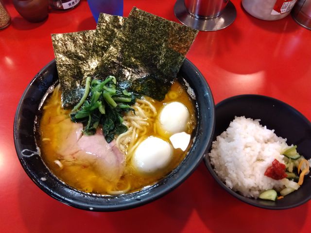家系ラーメンにはライス必須_吉村家