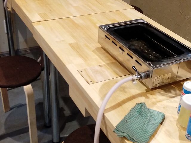 テーブル席_炭火焼肉ホルモン やまけん 両替町店