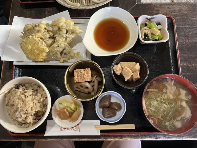きのこ汁がめちゃくちゃ美味しかった。_きのこ茶屋
