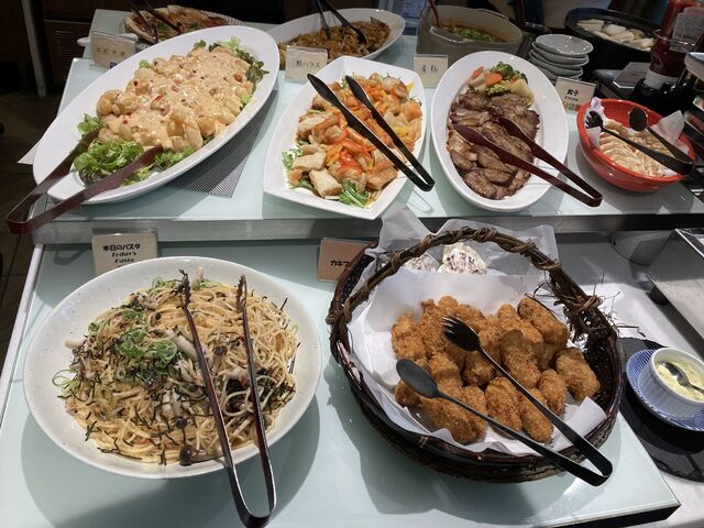 本日のパスタ、牡蠣フライ、角煮、えびマヨ_アーバンホテル京都五条プレミアム