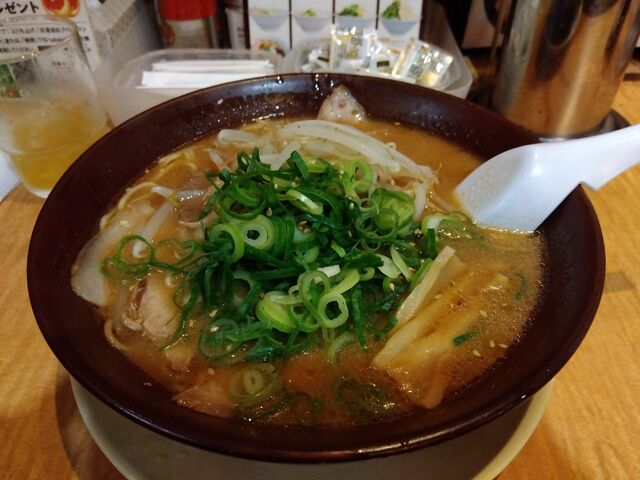味噌ラーメン。丼はすり鉢みたいになってますね。_たかばしラーメン 枚方店
