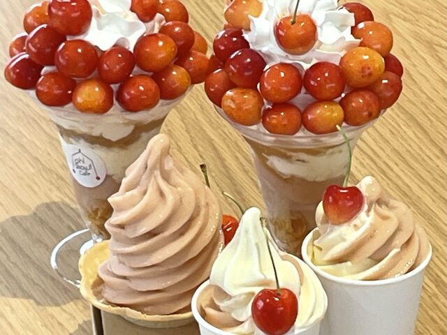 さくらんぼパフェやさくらんぼソフト_Oh!Show!Cafe