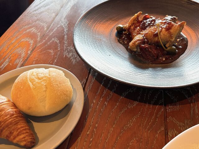 メインの肉料理(鶏もも肉のロースト)_名古屋JRゲートタワーホテル THE GATEHOUSE