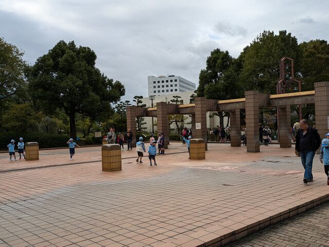 噴水広場です。子供たちの遊び場になっています。_平和島公園キャンプ場
