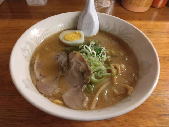 全体的に重たいラーメンのような気がしました。ごめんなさい。_赤れんがラーメン 南4条店