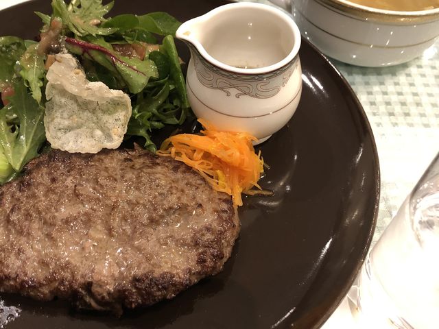 栃木和牛のハンバーグ
玉ねぎのソースが合いますね_宇都宮東武ホテルグランデ