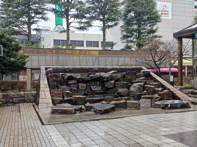 長岡城跡のモニュメント_長岡城址