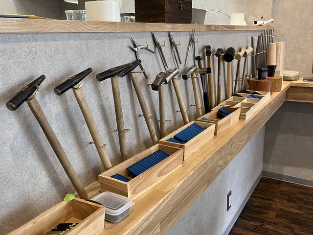 加工のための工具もいっぱいありました_うつくしみ御徒町店