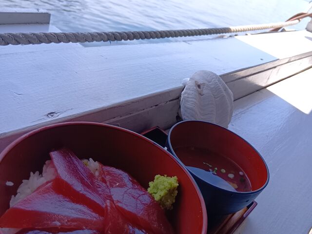 景色を眺めながら_マグロ卸のマグロ丼の店(トヨミフィッシャーズテラス- とよてら)