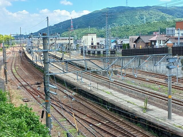 跨線橋から見た駅_関ヶ原駅前