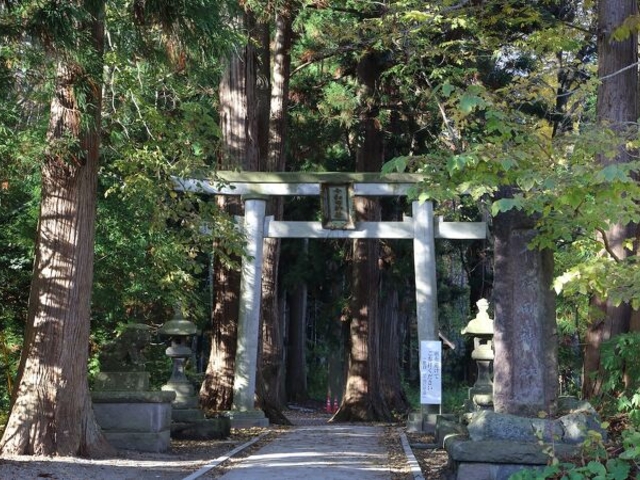十和田神社入口_〜十和田湖の案内人〜遊部屋十和田