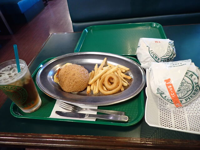バーガーの数々_ラッキーピエロ 港北大前店