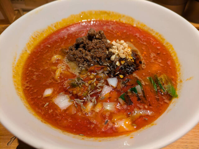 見た目は美味しそうだが残念なカレー担々麺だった_四川担々麺 どういうわけで、